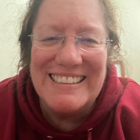 Meet your Posher, Cathy - Picture 1 of 1